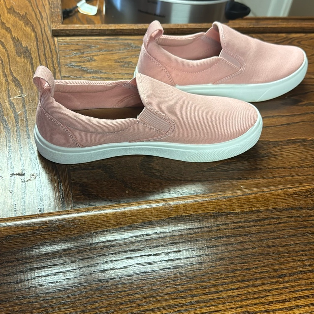 Pink super cush kate slip on sneakers
